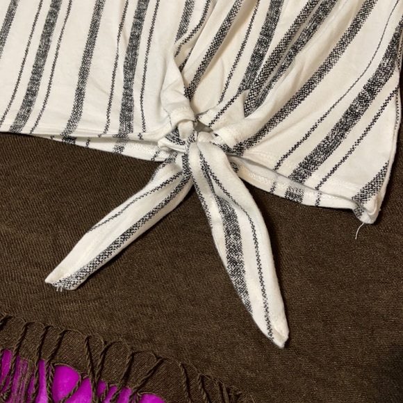 Le Chateau short sleeve shirt - Picture 3 of 7